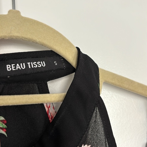 Floral Cold Shoulder Top - Picture 2 of 3